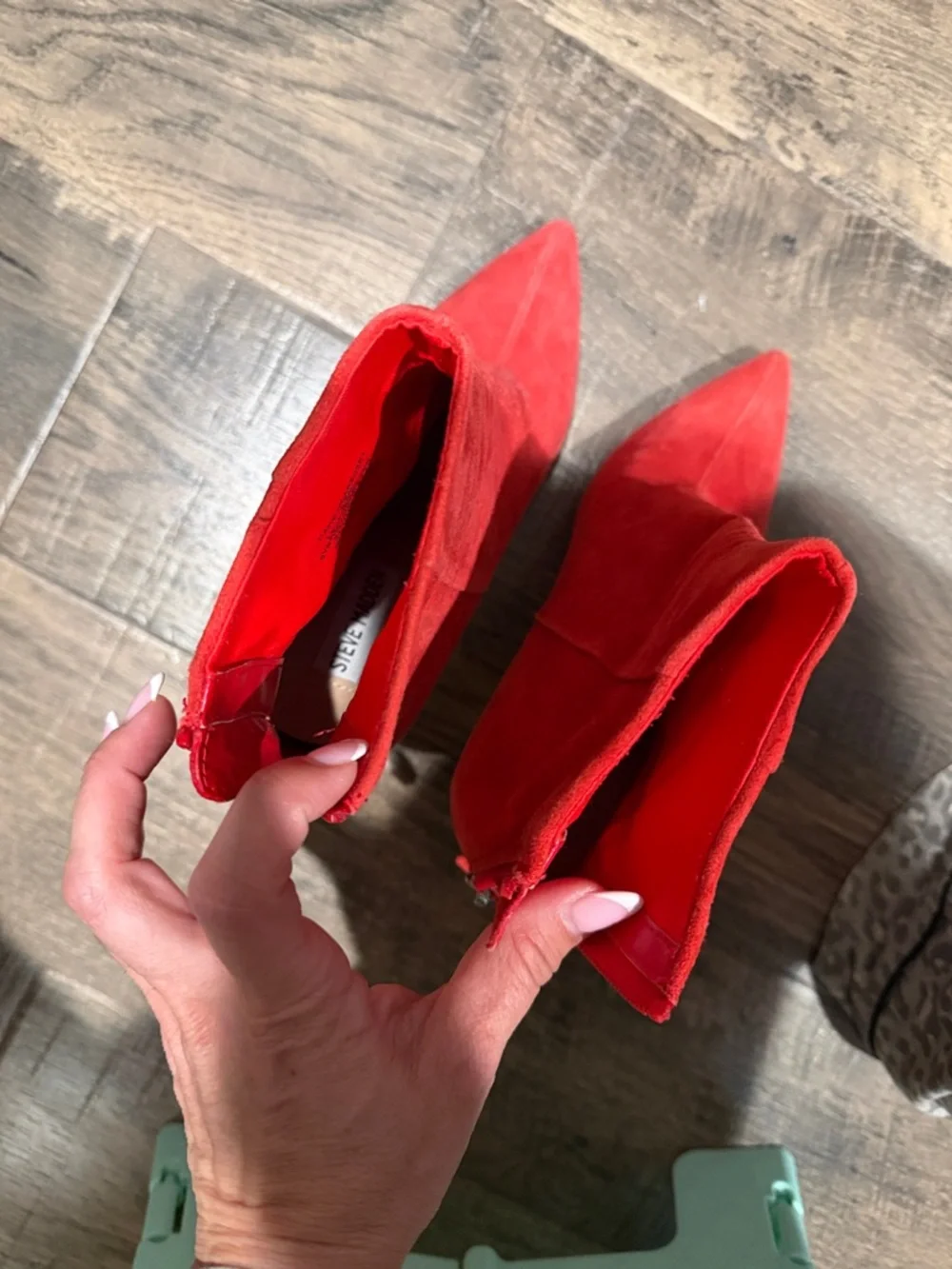 Steve Madden Carey Pointed-Toe Suede Ankle Boots - Red & Black Bundle - Picture 14 of 14